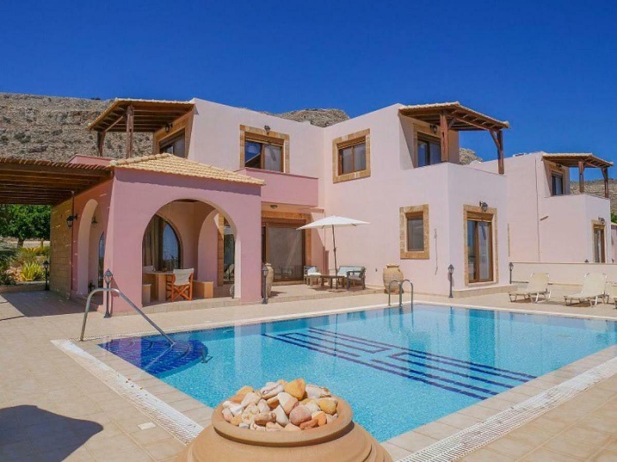 Luxury Ioannis Villa